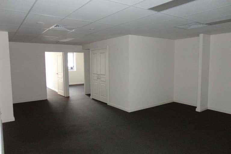 Unit 1, 72- 82 Mann Street Gosford NSW 2250 - Image 4