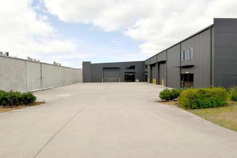 3/12 Roseanna Street Clinton QLD 4680 - Image 1