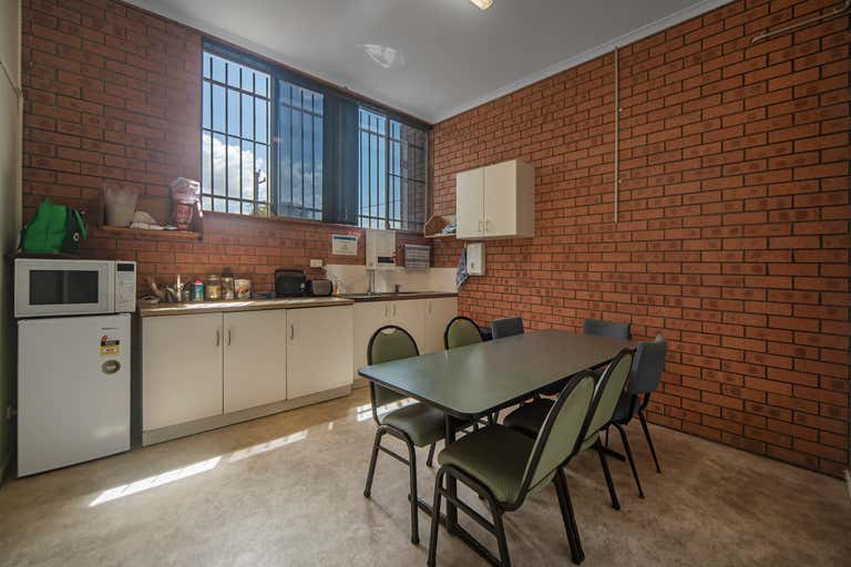 1/6a Victa Way Bomaderry NSW 2541 - Image 2