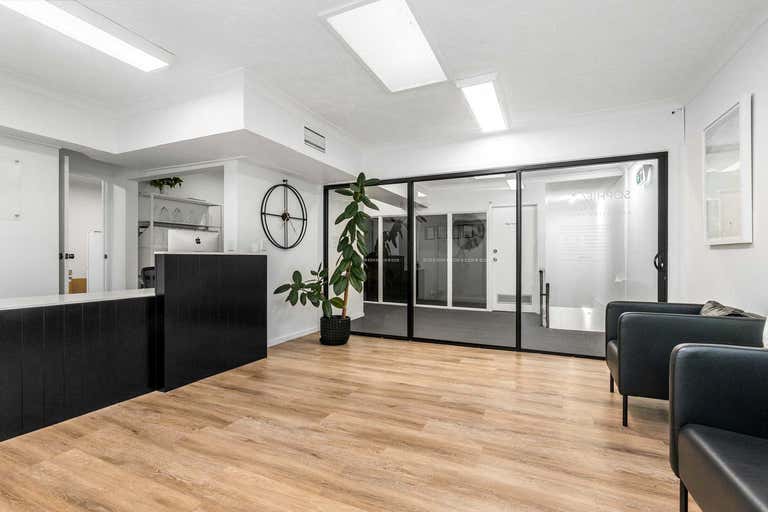 Suite 3/34-38 Griffith Street Coolangatta QLD 4225 - Image 2