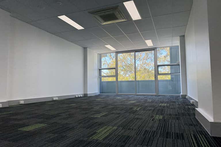 Office 104, 75 Tulip St Cheltenham VIC 3192 - Image 2