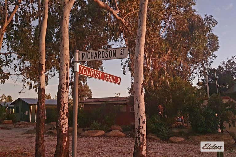 3 Richardson Road Anakie Siding QLD 4702 - Image 2