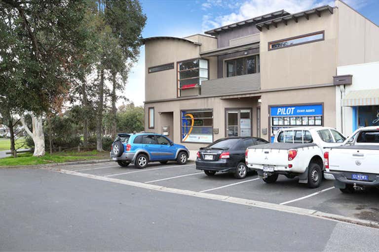 2/1 Hoylake Grove Mornington VIC 3931 - Image 1