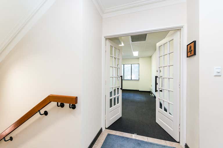 4/16 Moreau Mews Applecross WA 6153 - Image 4