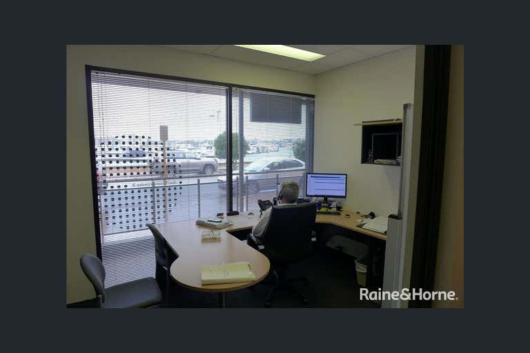 1/30 Spinnaker Quays Mandurah WA 6210 - Image 4