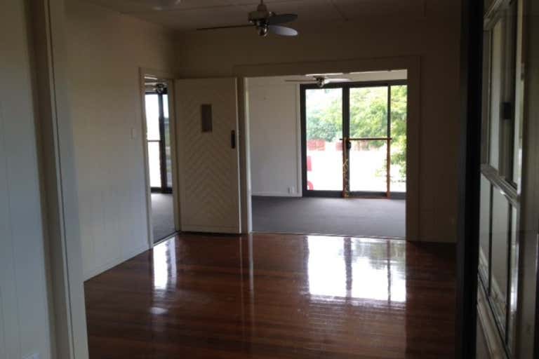 1 / 17 Johnston Street Stratford QLD 4870 - Image 2