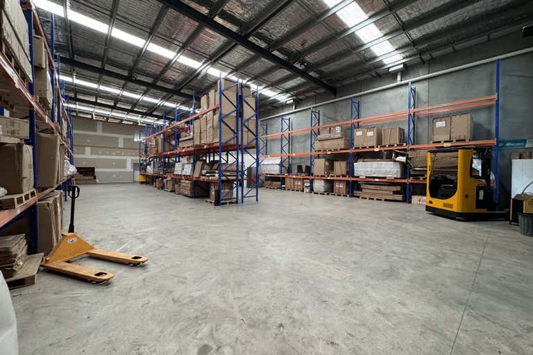 Unit 5, 180 Fairbairn Road Sunshine West VIC 3020 - Image 4