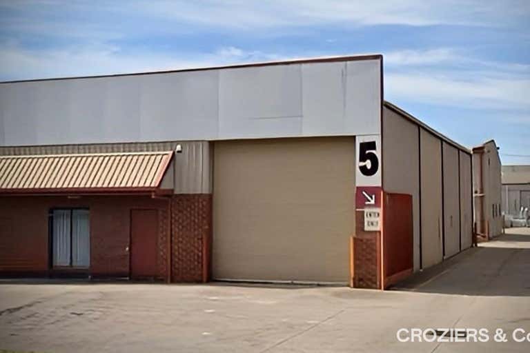 2/5 Trawalla Avenue Thomastown VIC 3074 - Image 2