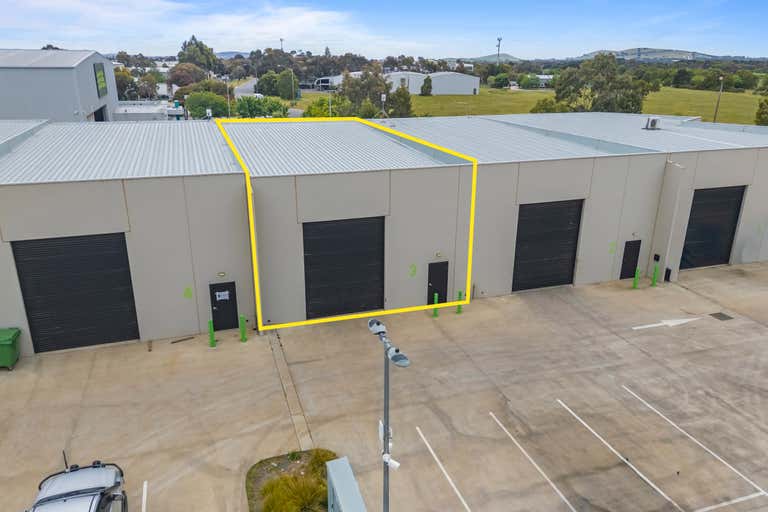 3/30 Waringa Drive Mitchell Park VIC 3355 - Image 1