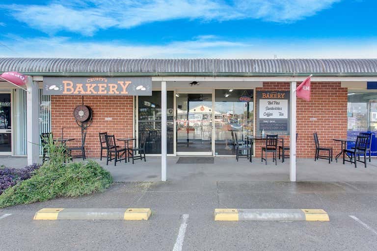 Crusty's Bakery, 3/4 Ashton Street Gladstone NSW 2440 - Image 1