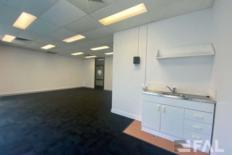 Suite  10, 113 Wickham Terrace Spring Hill QLD 4000 - Image 3