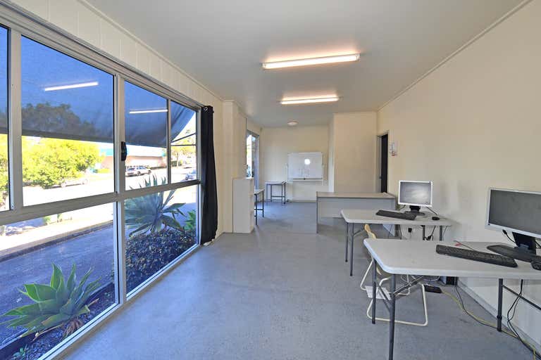 Unit 2/18 Rene Street Noosaville QLD 4566 - Image 3