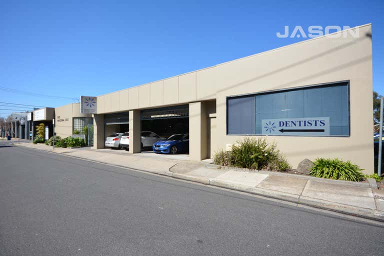2/23 Louis Street Airport West VIC 3042 - Image 4