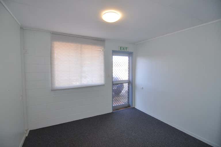 1/46-50 Hugh Ryan Drive Garbutt QLD 4814 - Image 3