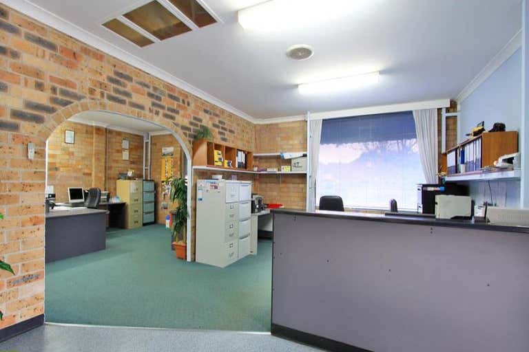4/2 Commerce Drive Lake Illawarra NSW 2528 - Image 3
