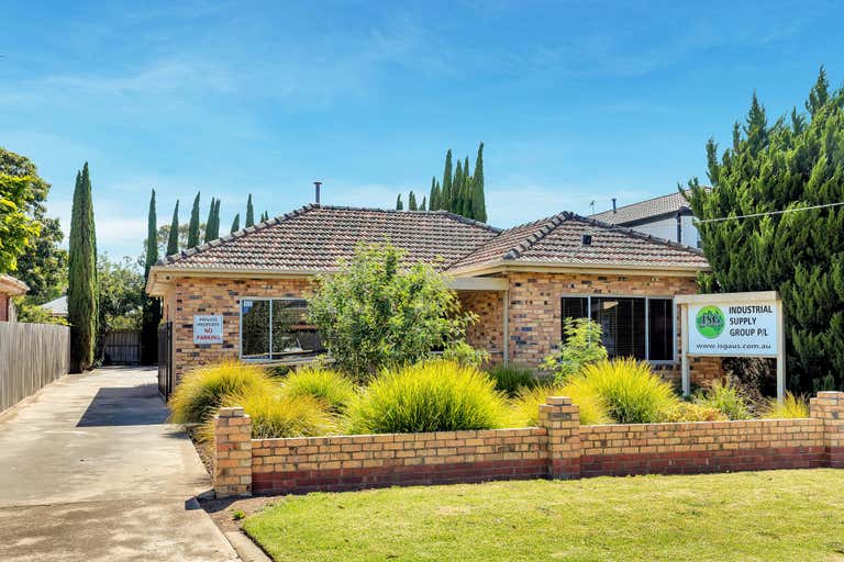 5 Pine Avenue Werribee VIC 3030 - Image 1