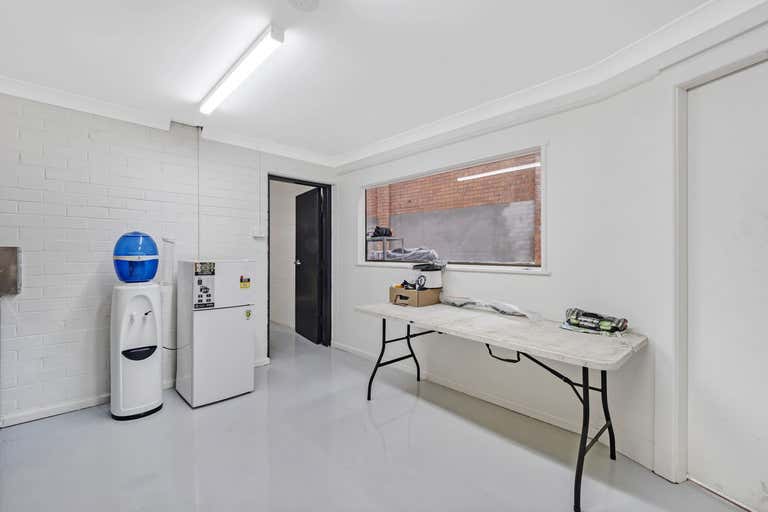 31 Sir Joseph Banks Street Botany NSW 2019 - Image 2