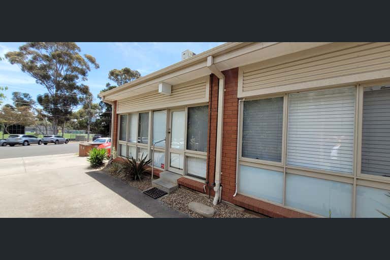 10/215 Watton Street Werribee VIC 3030 - Image 2