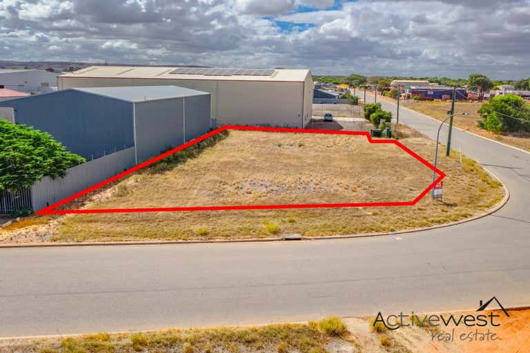 53 Bradford Street Wonthella WA 6530 - Image 2