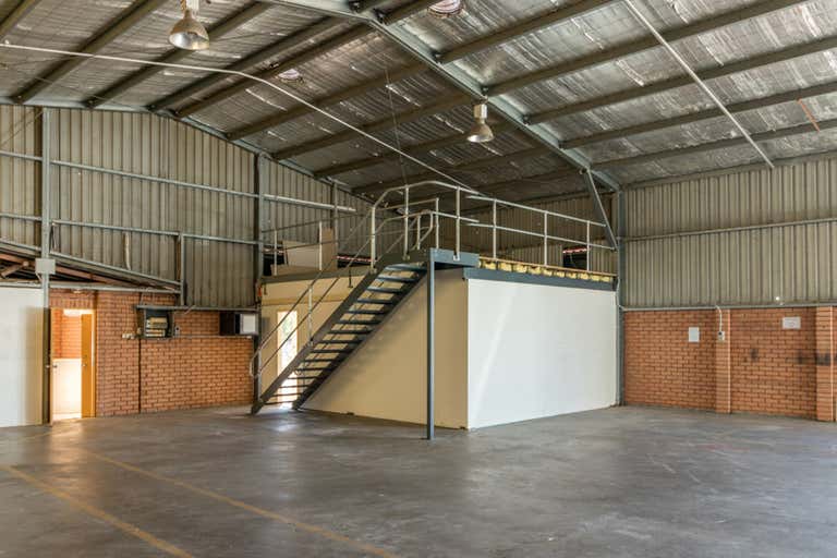 1/71 Racecourse Road Rutherford NSW 2320 - Image 2
