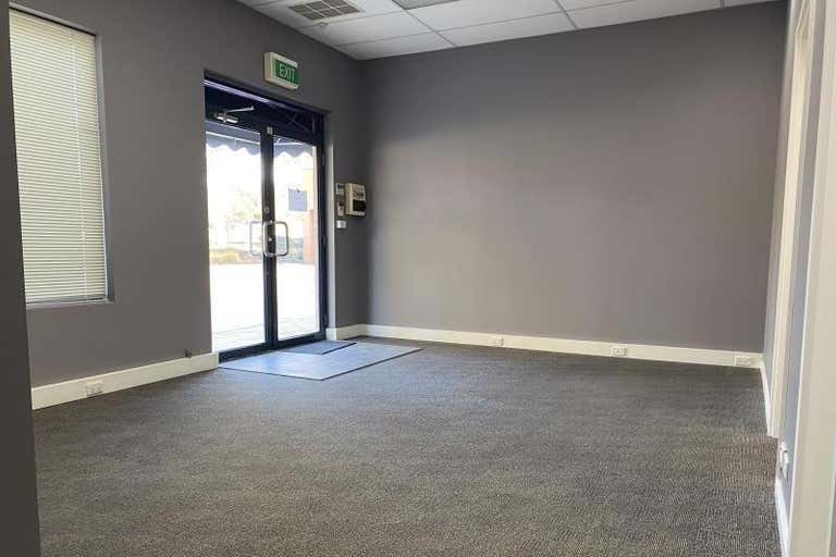 Unit  4, 6 Montford Crescent Lyneham ACT 2602 - Image 2