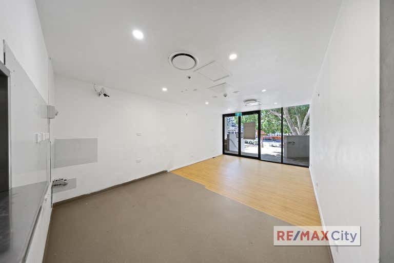 2/31 Musk Avenue Kelvin Grove QLD 4059 - Image 4