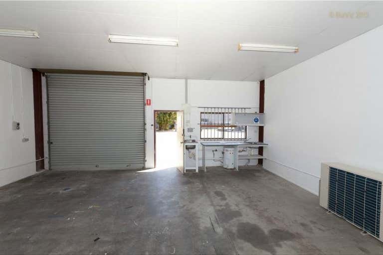 3/169 Newell Street Bungalow QLD 4870 - Image 2