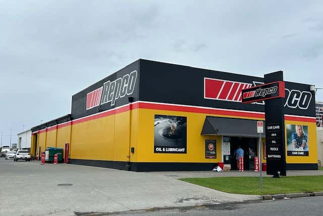 Unit 2, 17 Gateway Drive Biggera Waters QLD 4216 - Image 1