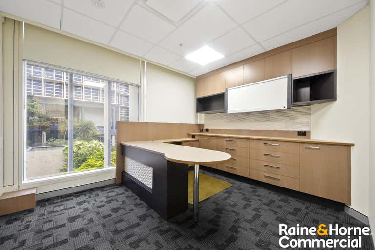 4/490 Boundary Street Spring Hill QLD 4000 - Image 3