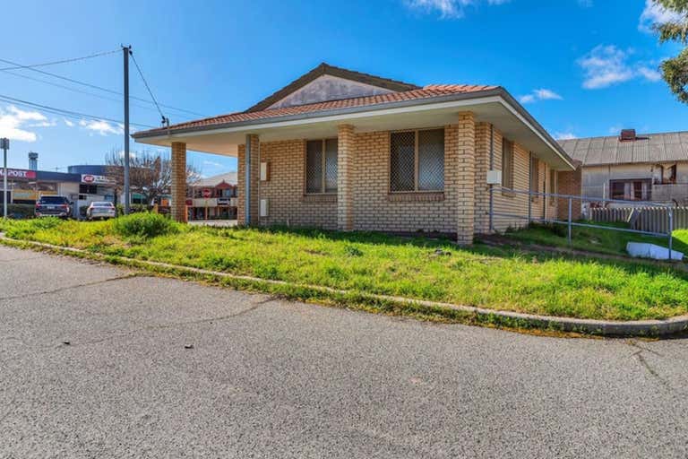 65 Penguin Road Rockingham WA 6168 - Image 4