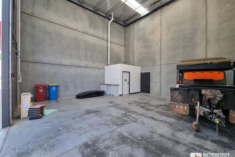 10/16 Dunstans Court Thomastown VIC 3074 - Image 3