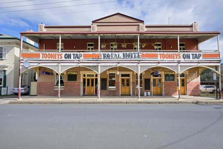 The Royal Hotel, 75 Gaskill Street Canowindra NSW 2804 - Image 1