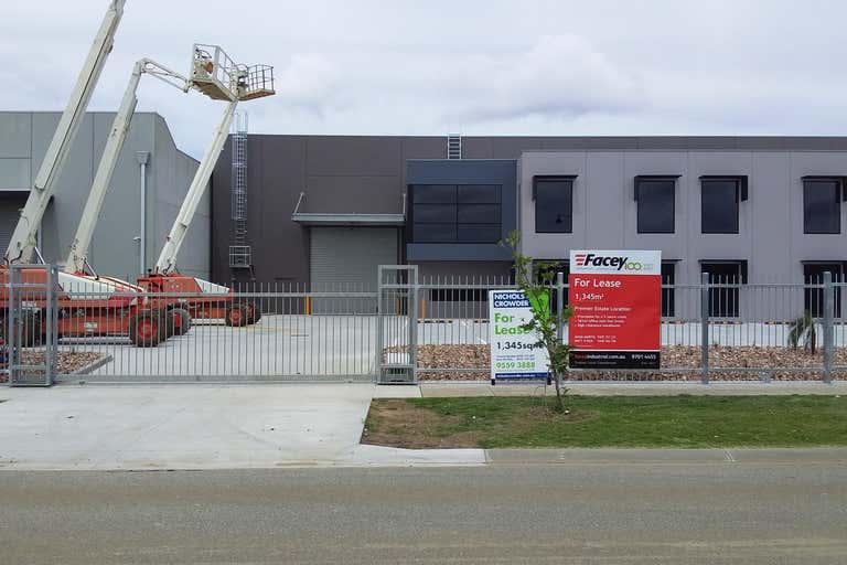 1/19 South East Boulevard Pakenham VIC 3810 - Image 3