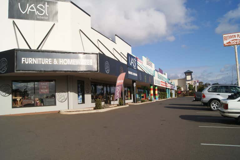 2 / 900 Ruthven Street Toowoomba City QLD 4350 - Image 3