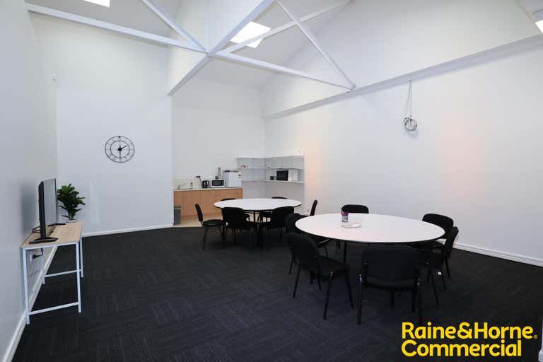 Suite 18, 46-52 Baylis Street Wagga Wagga NSW 2650 - Image 1
