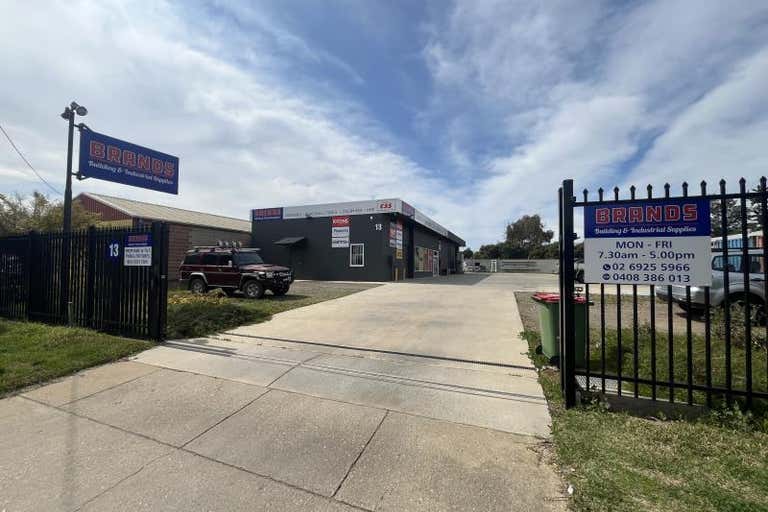 13 Mortimer Place Wagga Wagga NSW 2650 - Image 1