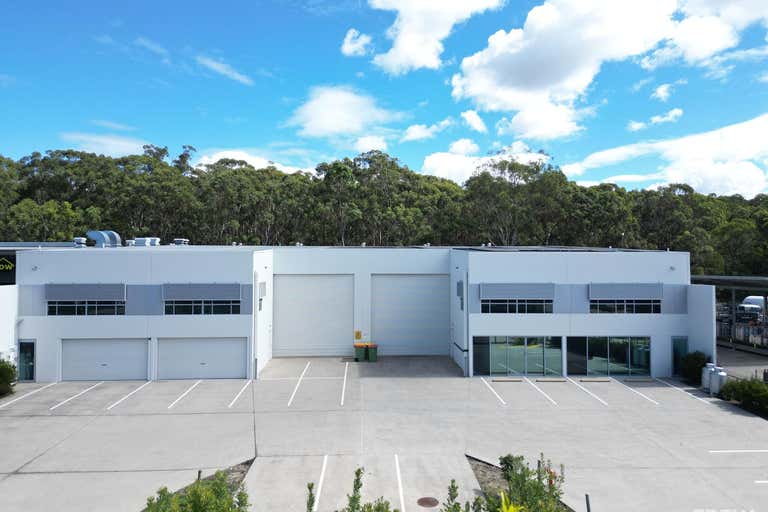 27 Harrington Street Arundel QLD 4214 - Image 2