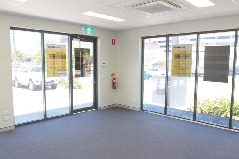 1/7 East Street Caboolture QLD 4510 - Image 3