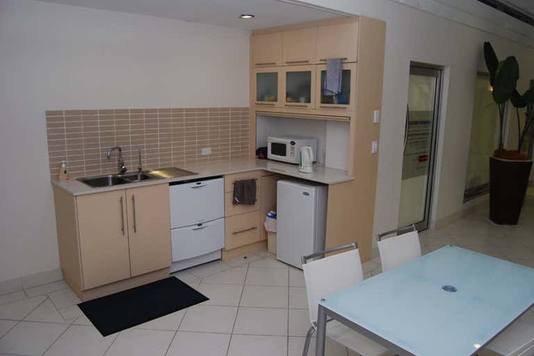 5/56 Griffith Street Coolangatta QLD 4225 - Image 3