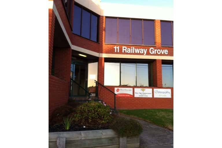 1/11 Railway Grove Mornington VIC 3931 - Image 1