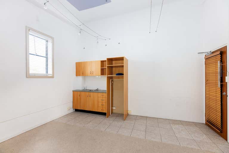 10/27 Park Avenue Burleigh Heads QLD 4220 - Image 4