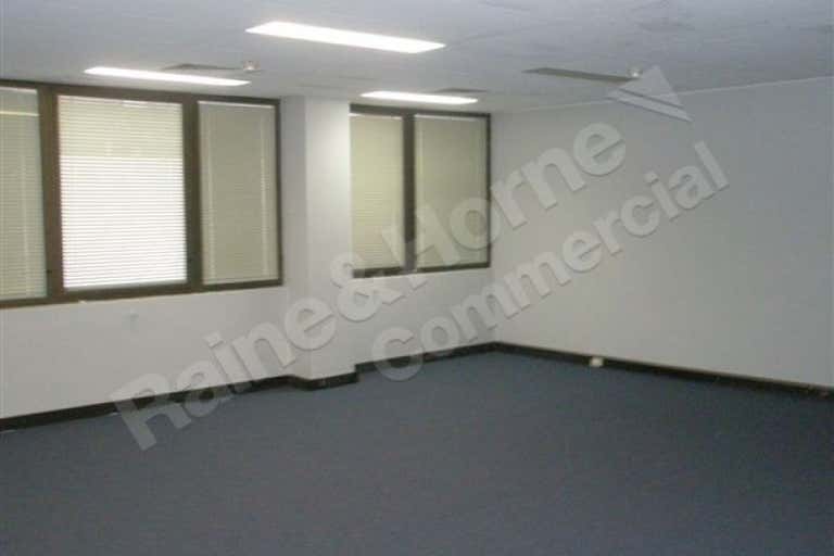 4/132 Albert Street Brisbane City QLD 4000 - Image 3