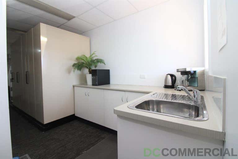 Suite B/420-422 Ruthven Street Toowoomba City QLD 4350 - Image 3