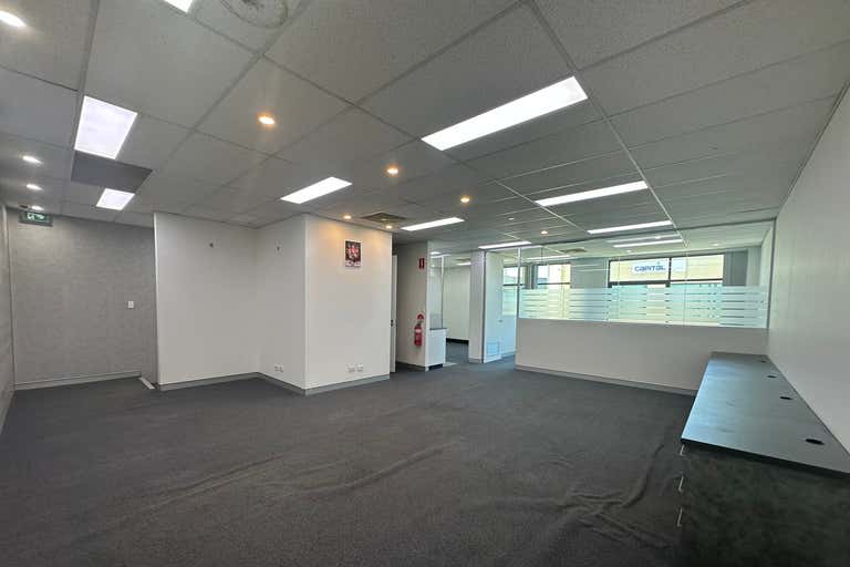 25/105A Vanessa Street Kingsgrove NSW 2208 - Image 4