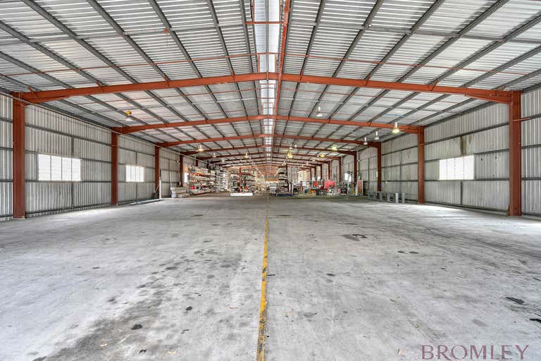 2/74-76 Magnesium Drive Crestmead QLD 4132 - Image 2