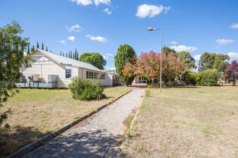 19 Gordon Street Naracoorte SA 5271 - Image 2