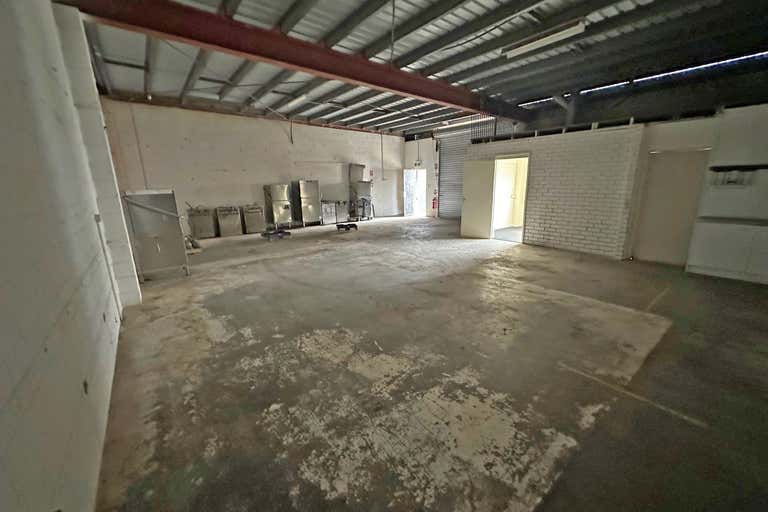 2/4 Commerce Avenue Warana QLD 4575 - Image 2
