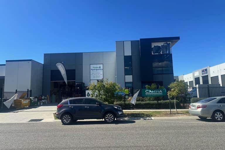 22 Hamersley Drive Clyde North VIC 3978 - Image 2