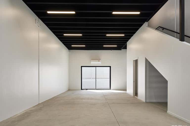 2/3 Rina Court Varsity Lakes QLD 4227 - Image 2