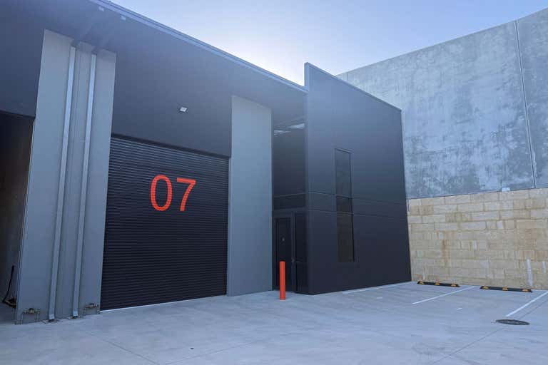 7/70 Scorpius Road Wattleup WA 6166 - Image 2